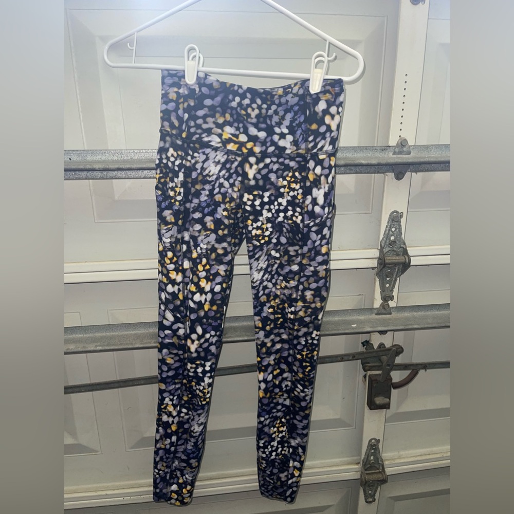 Lulu lemon  size 4